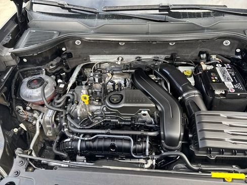 Used 2022 Volkswagen Taos SE image 24