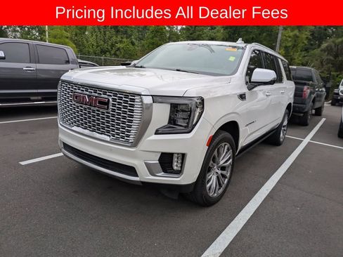 Used 2021 GMC Yukon XL Denali w/ Denali Premium Package AWD/4WD image 3