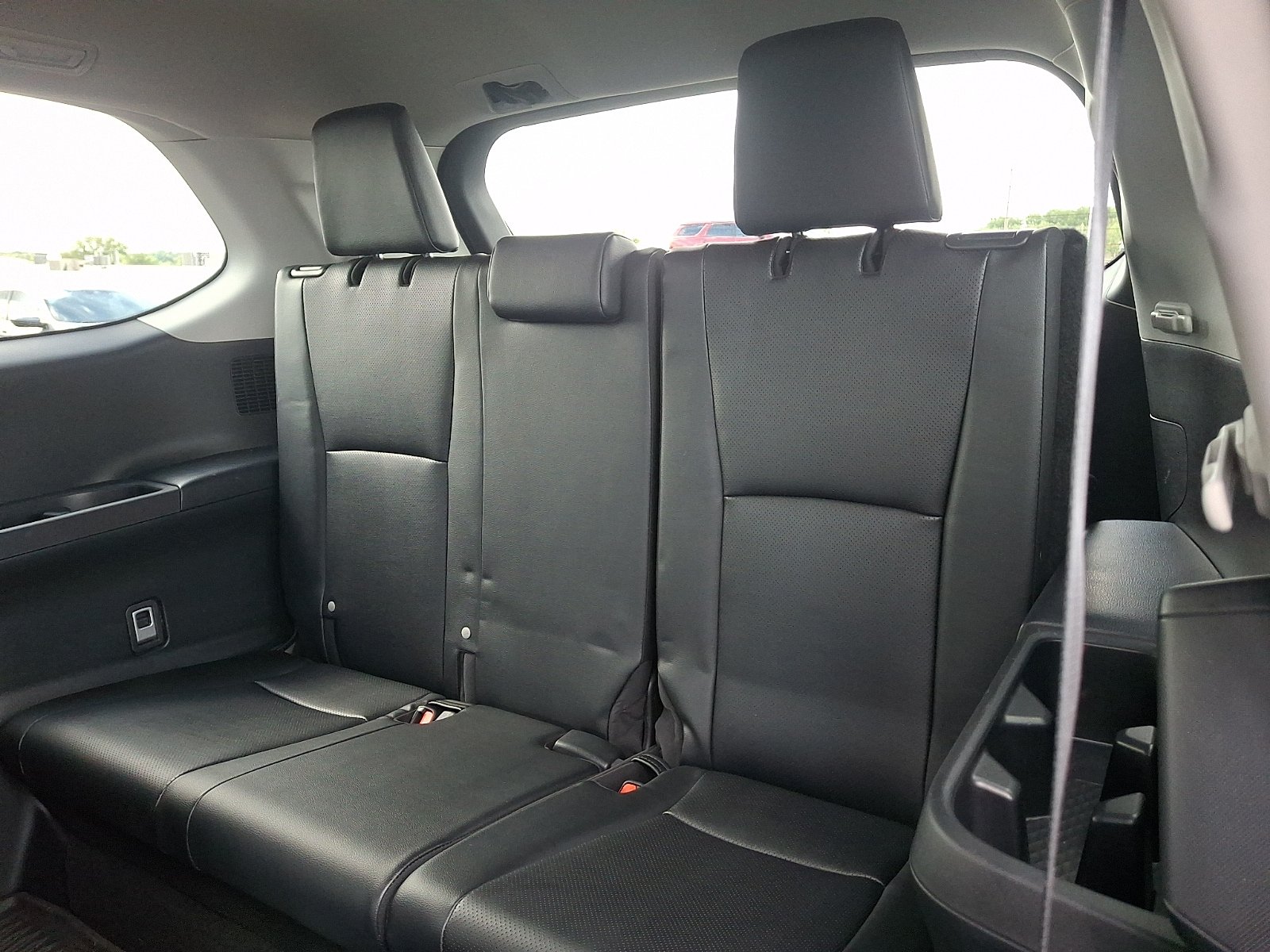 Used 2024 Toyota Grand Highlander AWD image 10