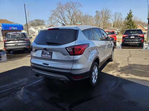 Used 2019 Ford Escape SE image 11