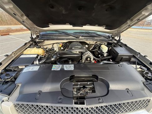 Used 2005 Chevrolet Silverado 1500 4x4 Extended Cab w/ Safe And Sound Package image 23