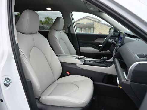 New 2026 Toyota Grand Highlander XLE AWD/4WD image 14