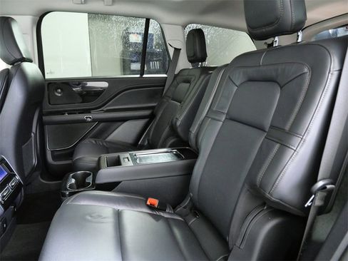 Certified 2025 Lincoln Aviator Reserve w/ Illumination Package image 15