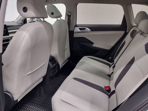 New 2025 Volkswagen Taos SE image 24