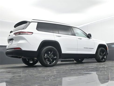 New 2025 Jeep Grand Cherokee L Altitude image 46
