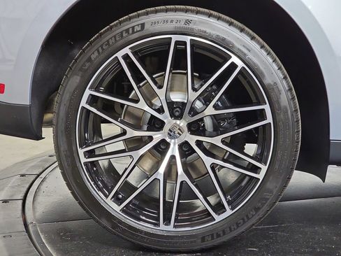 New 2026 Porsche Macan image 29