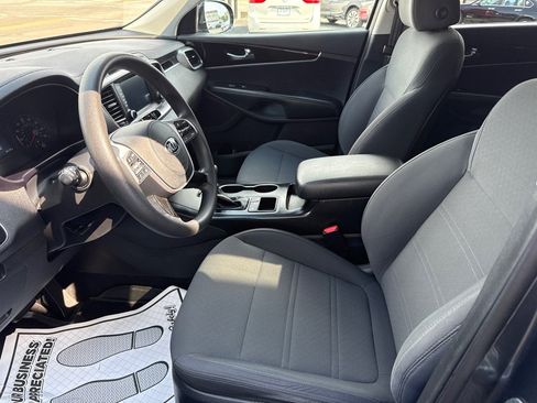 Used 2020 Kia Sorento LX AWD/4WD image 13