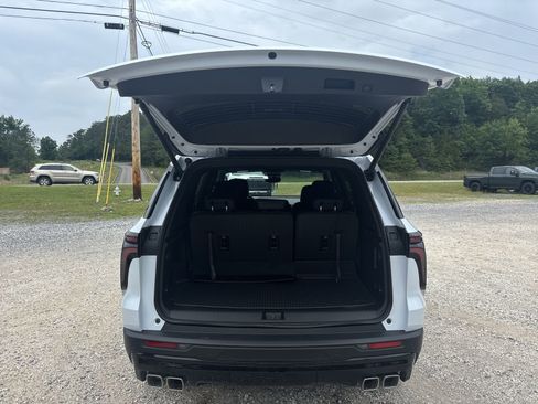 New 2026 Chevrolet Traverse LT w/ Midnight/Sport Edition AWD/4WD image 26