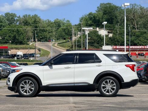Used 2020 Ford Explorer XLT w/ Equipment Group 202A AWD/4WD image 5
