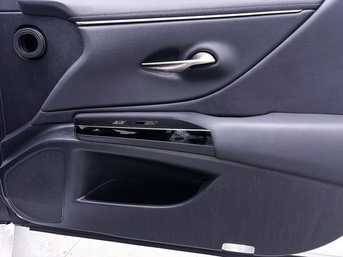Used 2023 Lexus ES 350 image 33