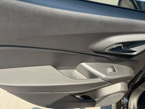 New 2026 Chevrolet Trax LT w/ Midnight Edition FWD image 12