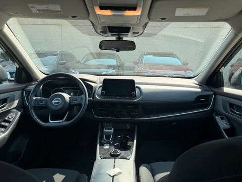 Used 2023 Nissan Rogue S AWD/4WD image 11