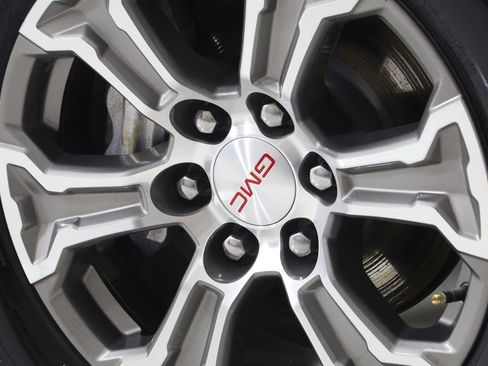 Used 2023 GMC Sierra 1500 SLT w/ SLT Convenience Package image 16