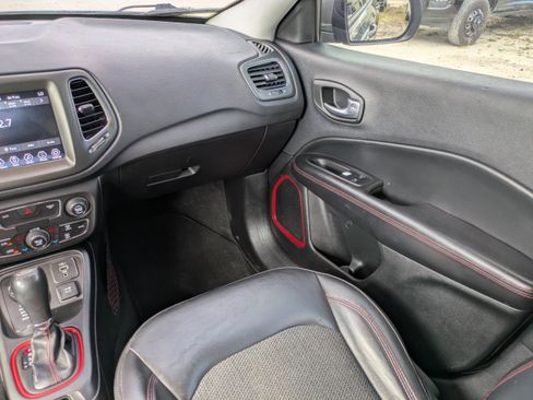 Used 2019 Jeep Compass Trailhawk AWD/4WD image 16