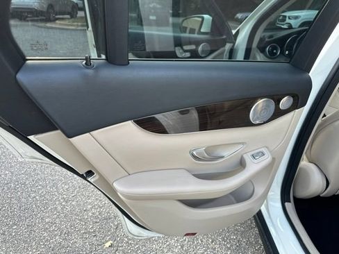 Certified 2019 Mercedes-Benz GLC 300 4MATIC image 10