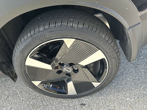New 2026 Nissan Kicks SR FWD image 9