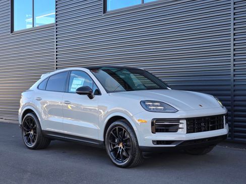 New 2026 Porsche Cayenne Coupe AWD/4WD image 9