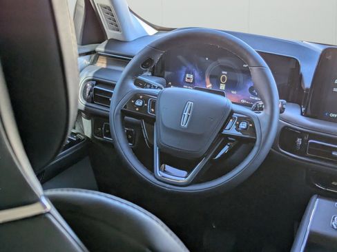 New 2025 Lincoln Aviator Reserve w/ Equipment Group 201A image 18