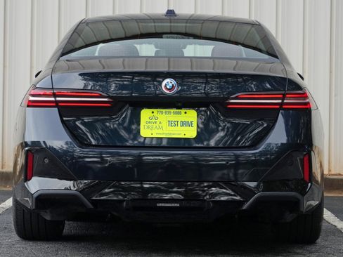 Used 2025 BMW i5 xDrive40 w/ M Sport Package AWD/4WD image 11