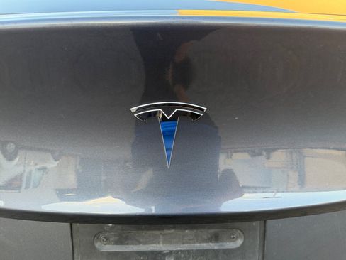 Used 2023 Tesla Model Y 2WD image 25
