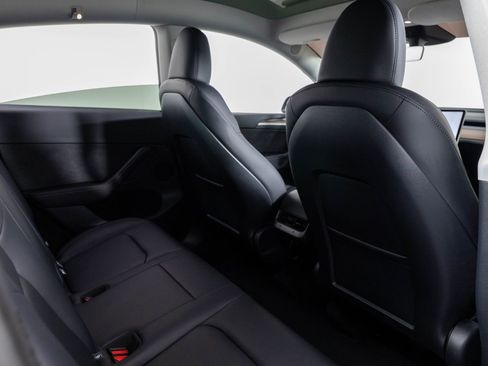 Used 2025 Tesla Model Y Long Range image 22