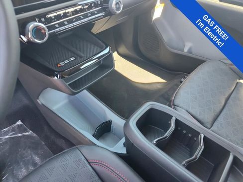 New 2027 Chevrolet Bolt RS w/ Technology Package FWD image 13