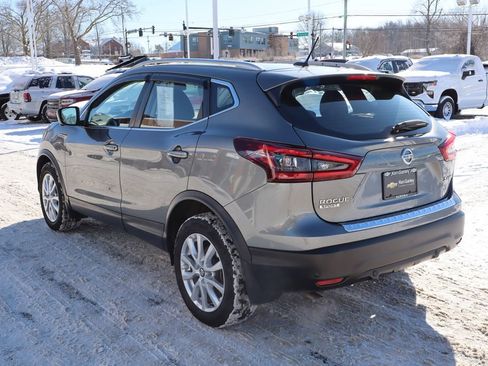 Used 2021 Nissan Rogue Sport SV w/ Technology Package image 29