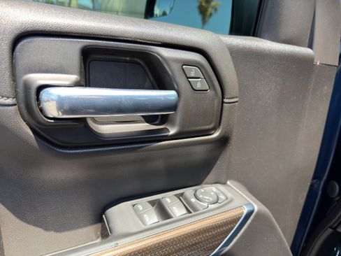 Used 2022 Chevrolet Silverado 1500 LT RWD image 25