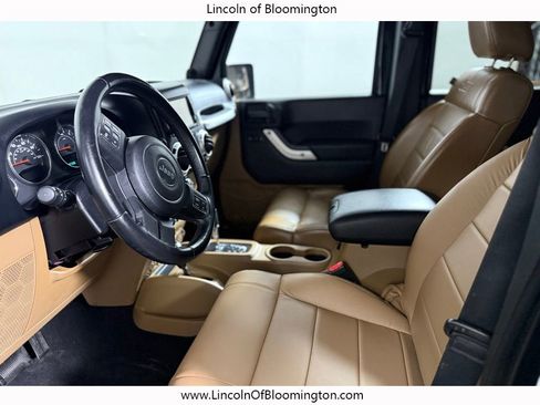 Used 2012 Jeep Wrangler Unlimited Sahara w/ Connectivity Group image 29