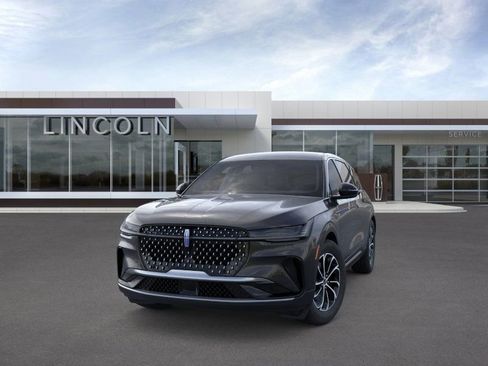 New 2025 Lincoln Nautilus Premier image 2