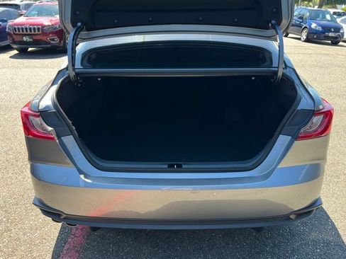 Used 2025 Toyota Camry SE w/ Convenience Package AWD/4WD image 12