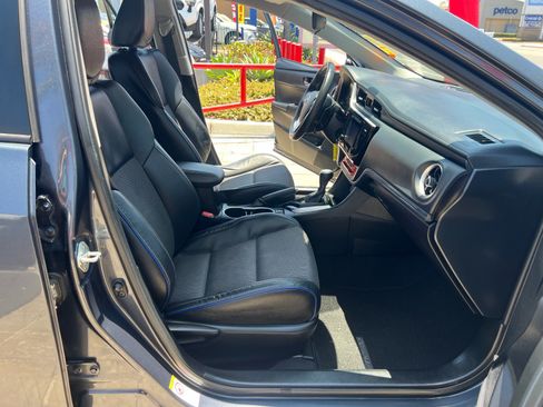 Used 2017 Toyota Corolla SE w/ Carpet Mat Package (TMS) FWD image 30