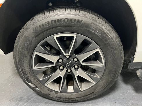 Used 2021 Chevrolet Tahoe Z71 w/ Z71 Signature Package image 18