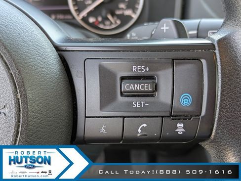 Used 2024 Nissan Rogue SV AWD/4WD image 19
