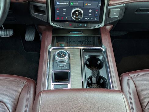 Used 2022 Ford Expedition Limited image 20