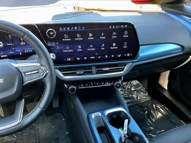 Certified 2024 Chevrolet Equinox EV LT w/ LPO, Active Package FWD image 11