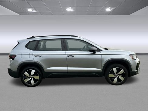 Used 2025 Volkswagen Taos S AWD/4WD image 2