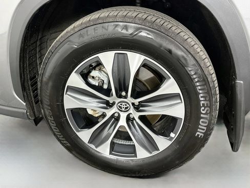 Certified 2026 Toyota Highlander XLE AWD/4WD image 33