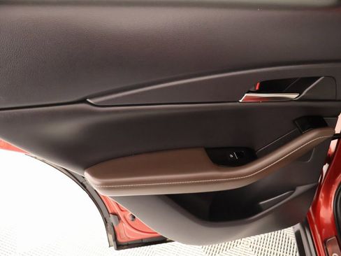 Used 2021 MAZDA CX-30 FWD 2.5 S w/ Premium Package image 18