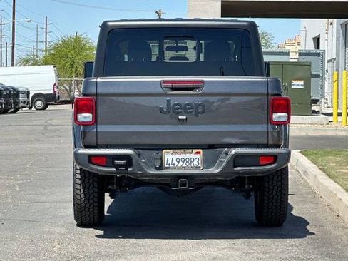 Used 2022 Jeep Gladiator Sport AWD/4WD image 8