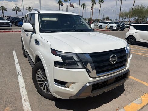 Used 2024 Nissan Armada SL w/ Captain's Chairs Package RWD image 3