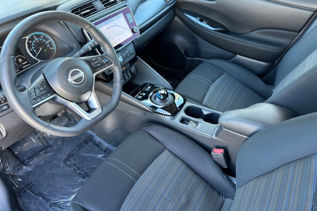 Used 2025 Nissan Leaf SV Plus FWD image 9