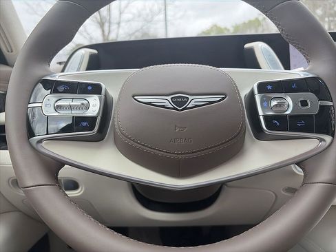 Used 2025 Genesis G90 3.5T image 9