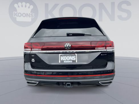 Used 2024 Volkswagen Atlas SE AWD/4WD image 5