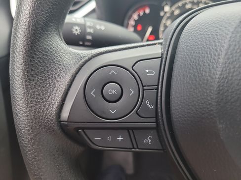 Certified 2025 Toyota RAV4 LE FWD image 27