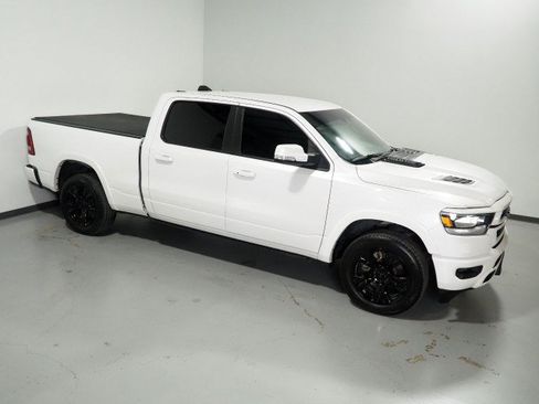 Used 2022 RAM 1500 4x4 Crew Cab Laramie image 11