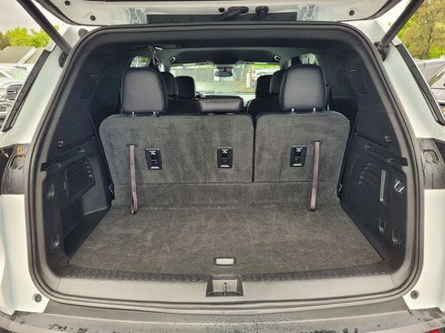 Used 2025 Chevrolet Traverse LT FWD image 26