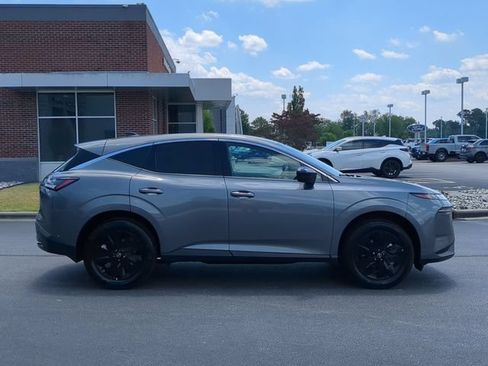 Used 2025 Nissan Murano SV FWD image 2
