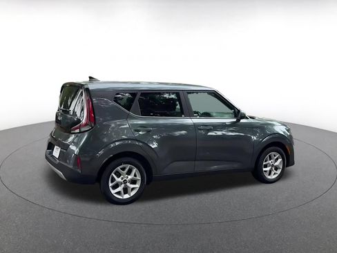 Used 2025 Kia Soul LX w/ LX Technology Package FWD image 16