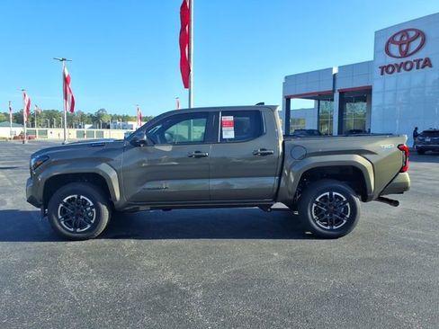 New 2026 Toyota Tacoma TRD Sport w/ TRD Sport Upgrade Package AWD/4WD image 3